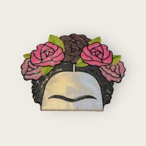 Parche Frida Kahlo con flores de lentejuelas